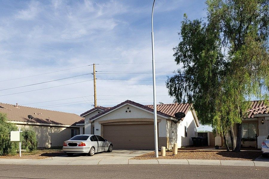 2nd image of 10557 W Pasadena Ave