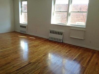 2nd image of 13520 82nd Ave APT 6C