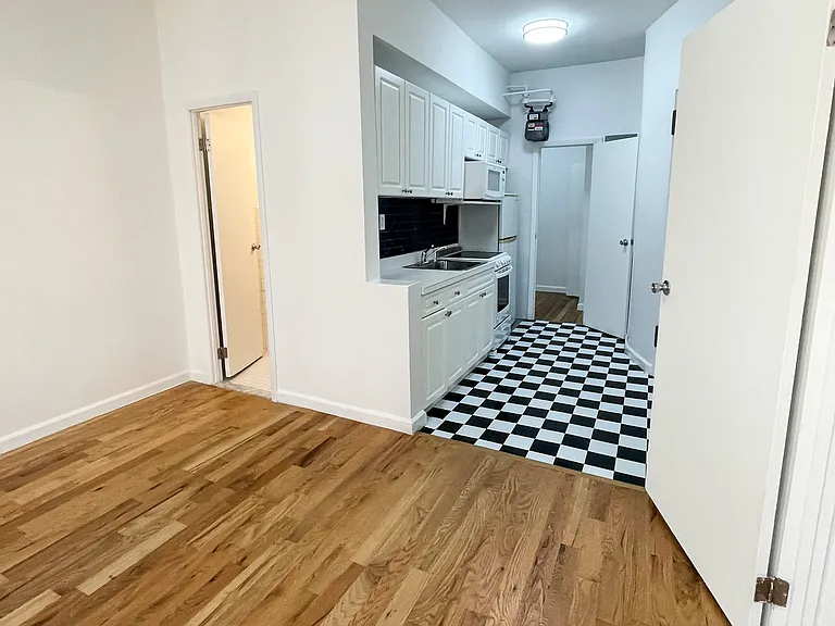 234 Thompson St #17 — Photo 3