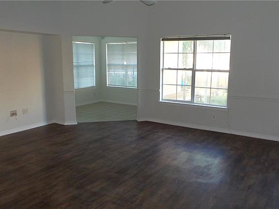 3rd image of 5001 Wellington Park Cir #17