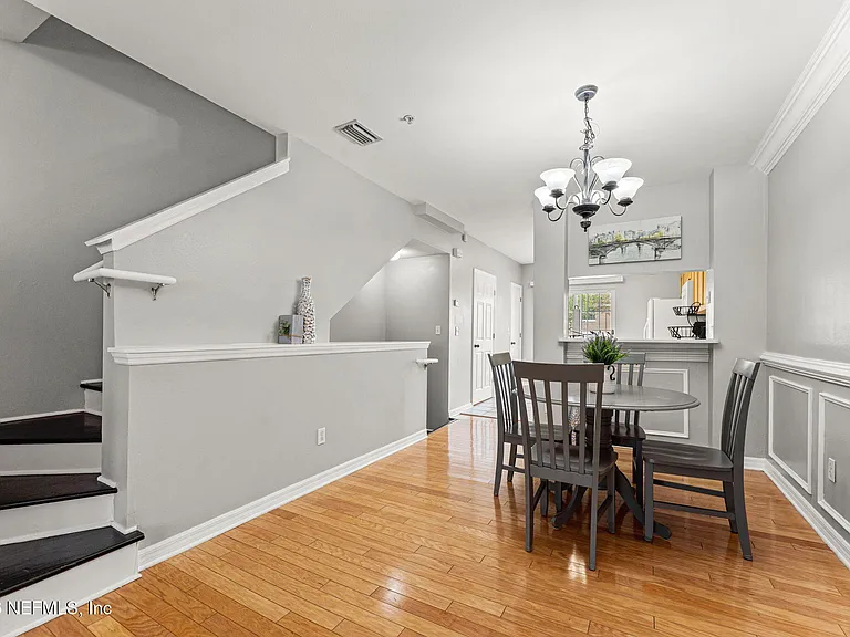 343 E Church St — Photo 4