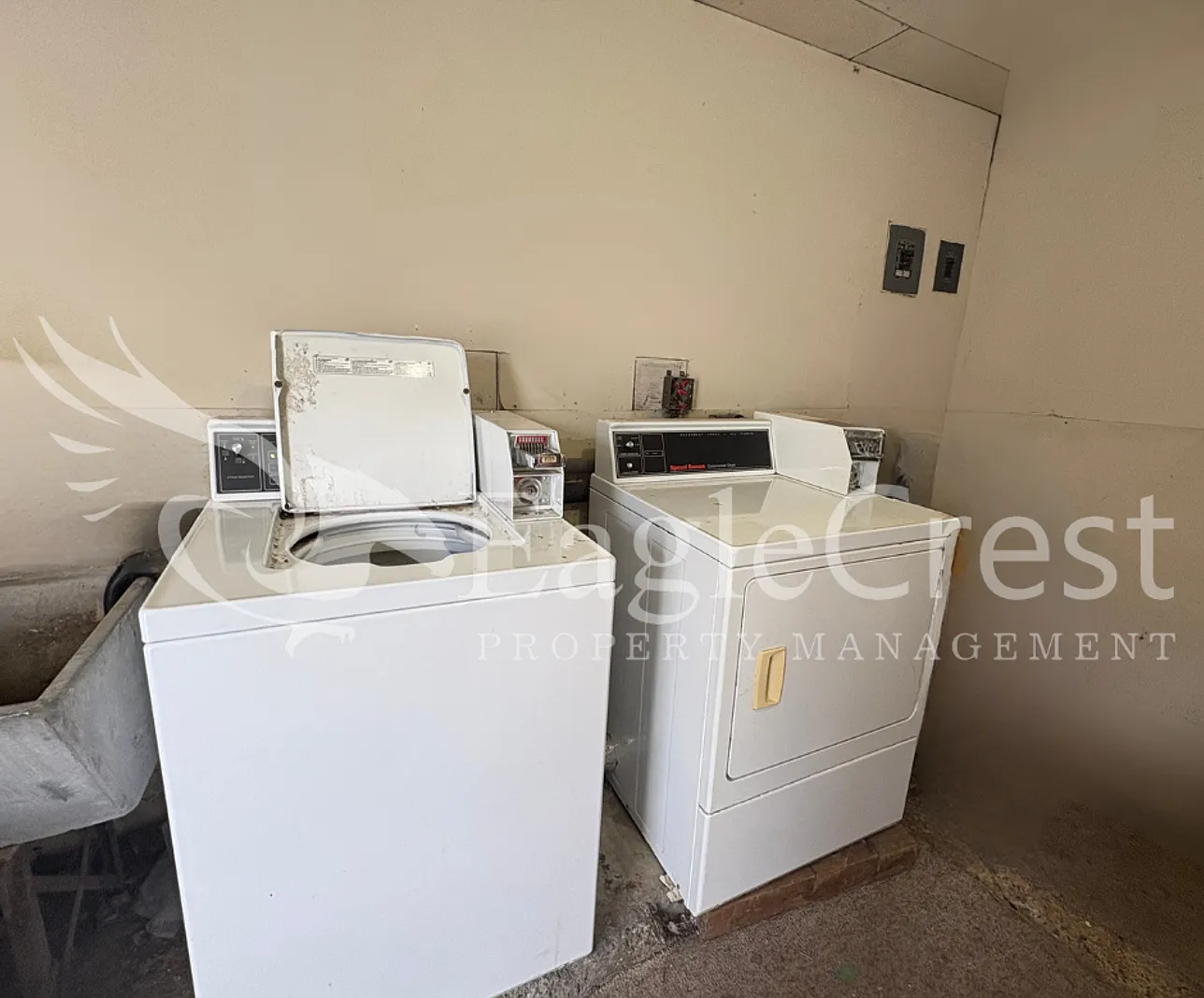 Roseville Lane Apartments — Photo 3