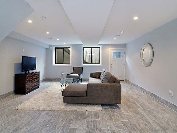 3rd image of 278 Hawthorne St #1
