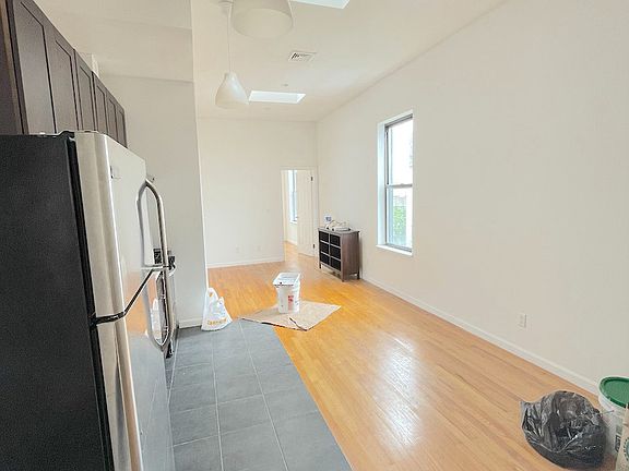3rd image of 161 Wilson Ave APT 3B