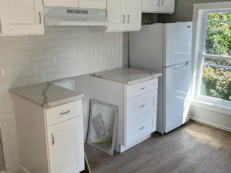 28 Carroll St #3 — Photo 2