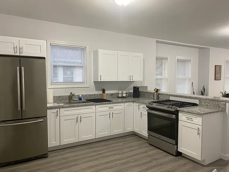383 Academy Ave #2 — Photo 5
