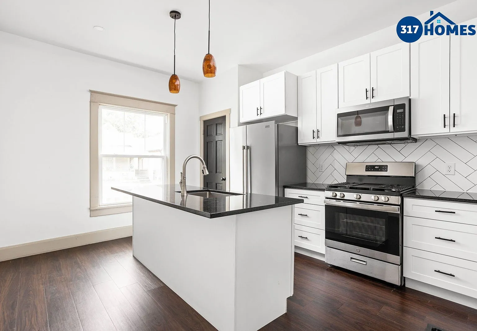3 bed, 2.0 bath, $1,795 — Photo 2