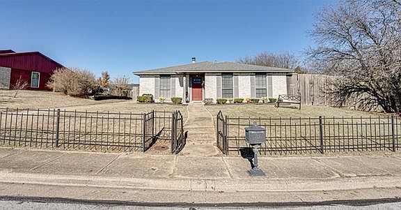 2nd image of 637 Eagle Dr