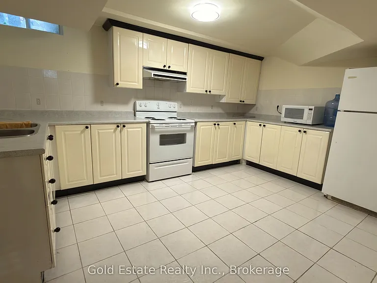 5202 Huntingfield Dr E — Photo 26