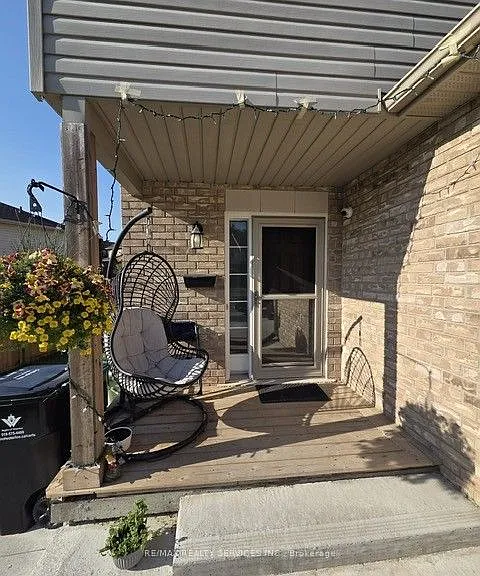 317 Briarmeadow Dr — Photo 3