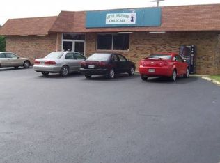 1008 E Main St, Livingston, TN 38570
