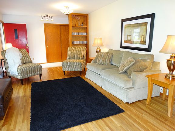 4th image of 2323 Lakeridge Dr