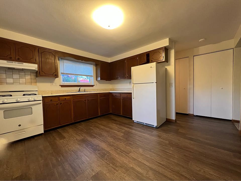 1st image of 4 Sanford St APT 5