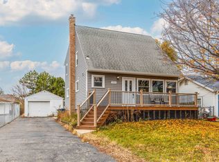 516 N Emroy Ave, Elmhurst, IL 60126