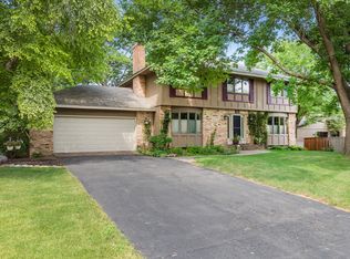 5508 Hyland Greens Dr, Bloomington, MN 55437