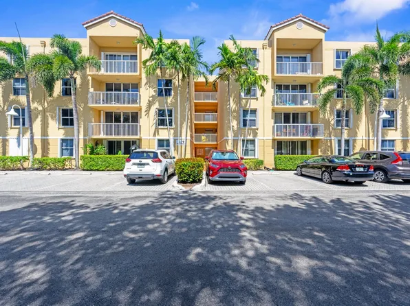 619 E Sheridan St APT 106, Dania, FL 33004