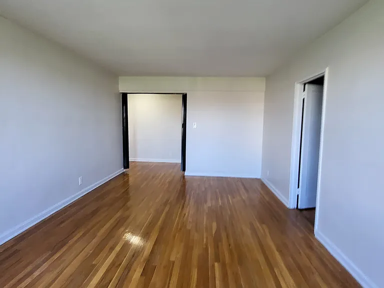 1180 Ocean Pkwy #6C — Photo 5