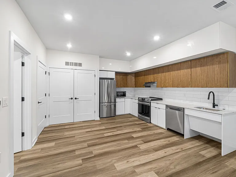 Stunning New Luxury Apartments at The Vienna — Photo 88