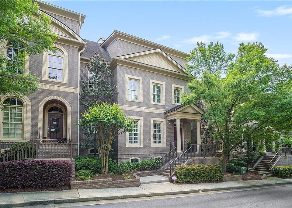 1st image of 2012 Kensington Green Dr SE