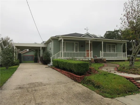 9765 Royal St, Saint Francisville, LA 70775