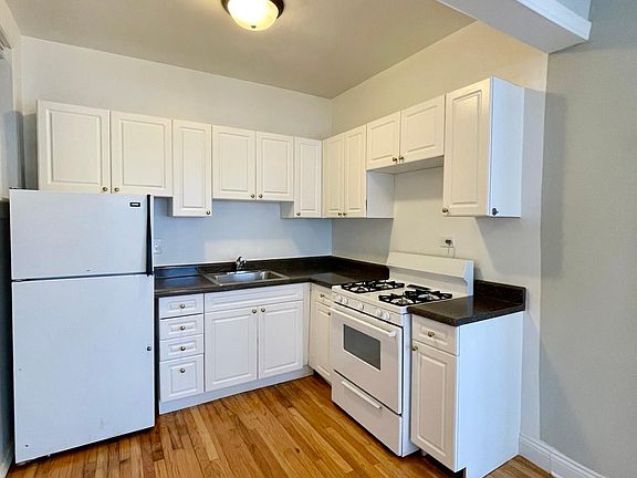 2nd image of 1022 W Loyola Ave APT 2E