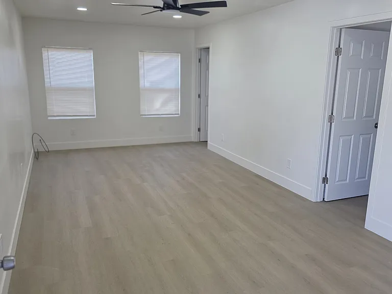 424 B St #6 — Photo 5