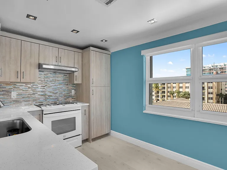 405 N Ocean Blvd #329 — Photo 23