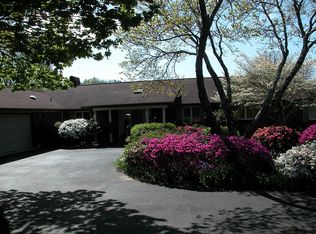 1 Valois Pl, Hendersonville, NC 28739