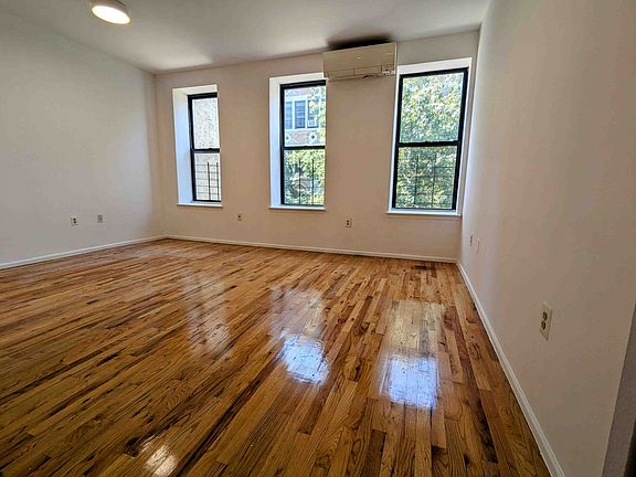 3rd image of 51 E 130th St APT 2