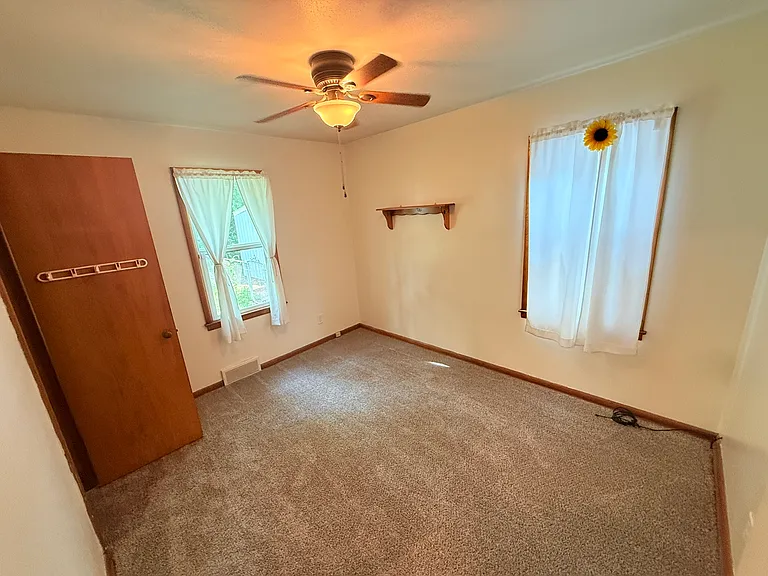 260 Stewart Ave — Photo 10