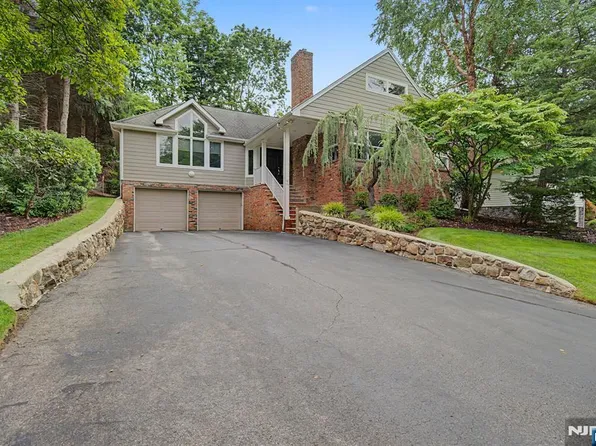43 Royden Rd, Tenafly, NJ 07670