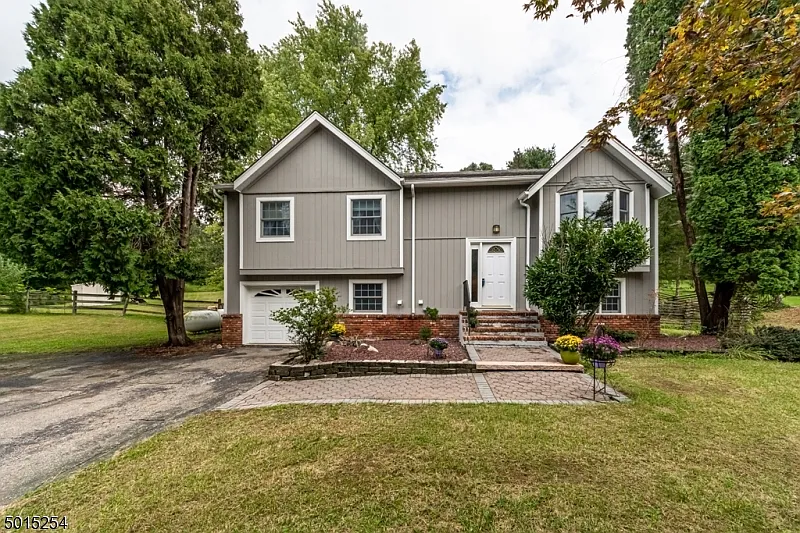 16 Rolling View Dr photo 1