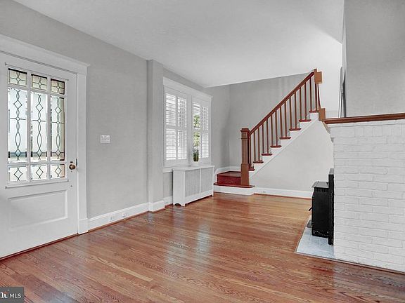 5th image of 616 Hollen Rd