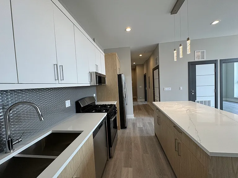 2406 W Armitage Ave #303 — Photo 2