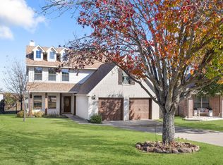 2824 Greenway Dr, Burleson, TX 76028