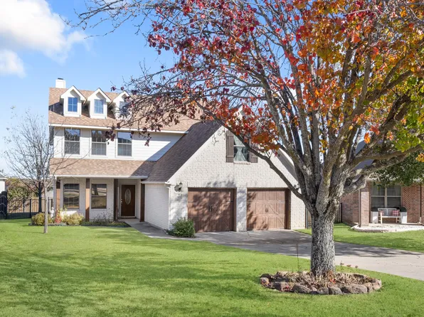 2824 Greenway Dr, Burleson, TX 76028