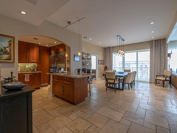 3rd image of 18071 Biscayne Boulevard #Ph1-02