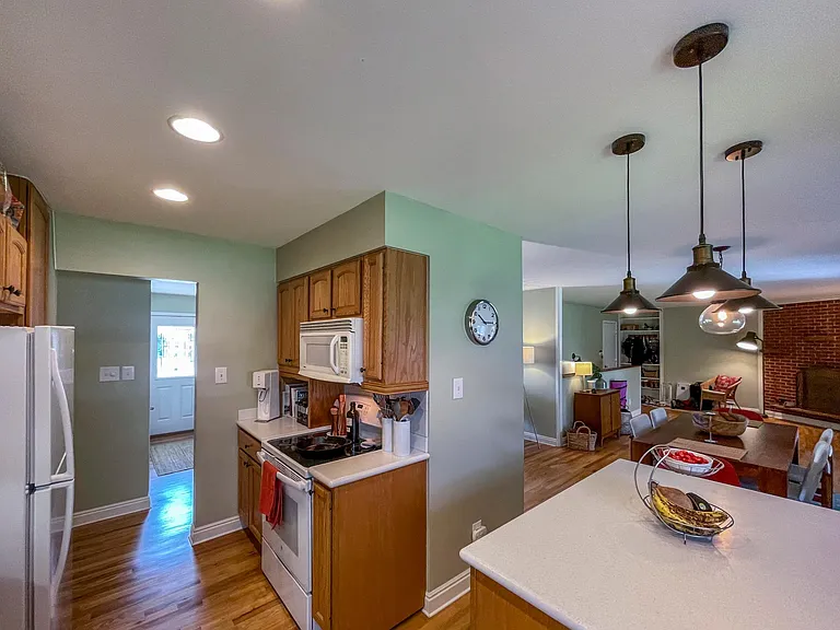 2551 S Ivy St — Photo 9
