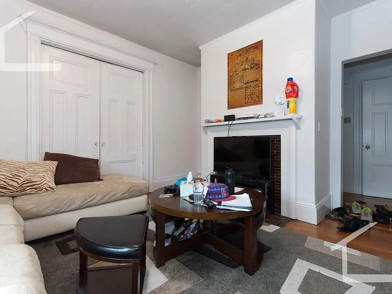 4 Ashford St #3 — Photo 2