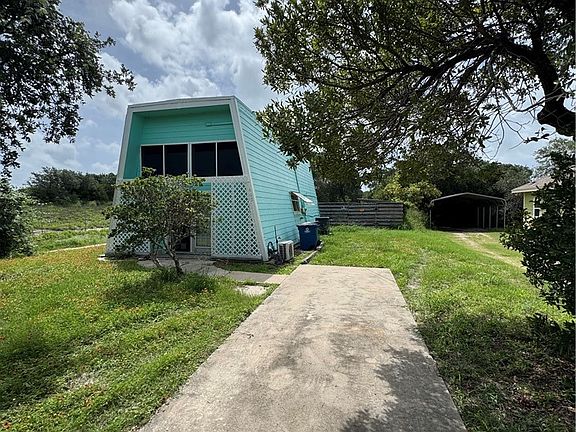 3rd image of 602 Tanglewood Ln
