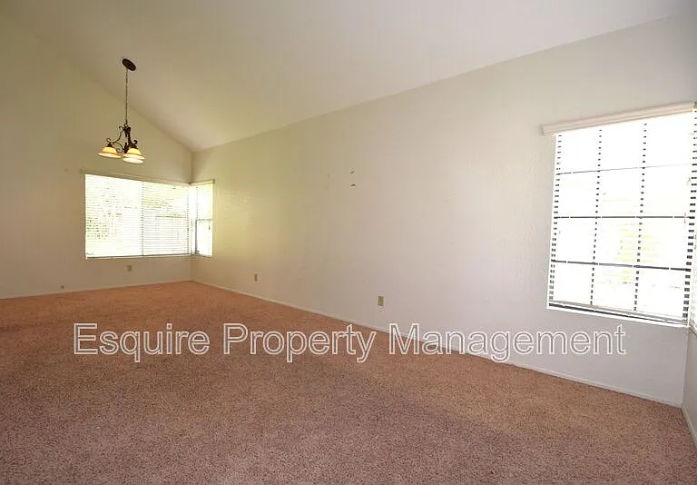 5148 Via Calderon — Photo 3