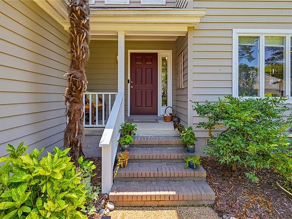 3rd image of 604 Croatan Ct