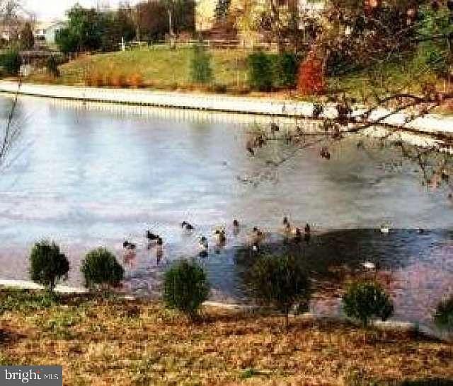 1st image of 960 Jamestown Rd