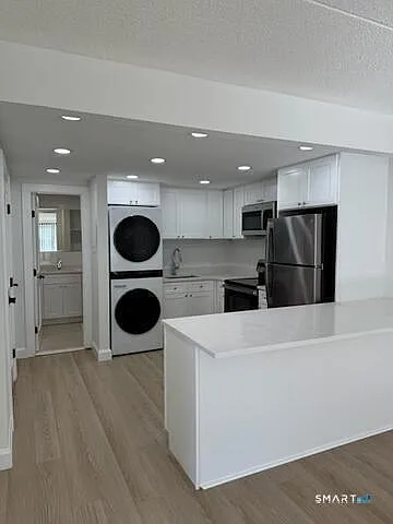 Studio, 1.0 bath, 513 sqft, $2,076 — Photo 2