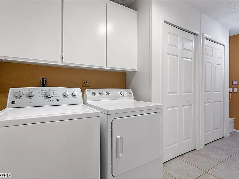 2451 Domingo St — Photo 25