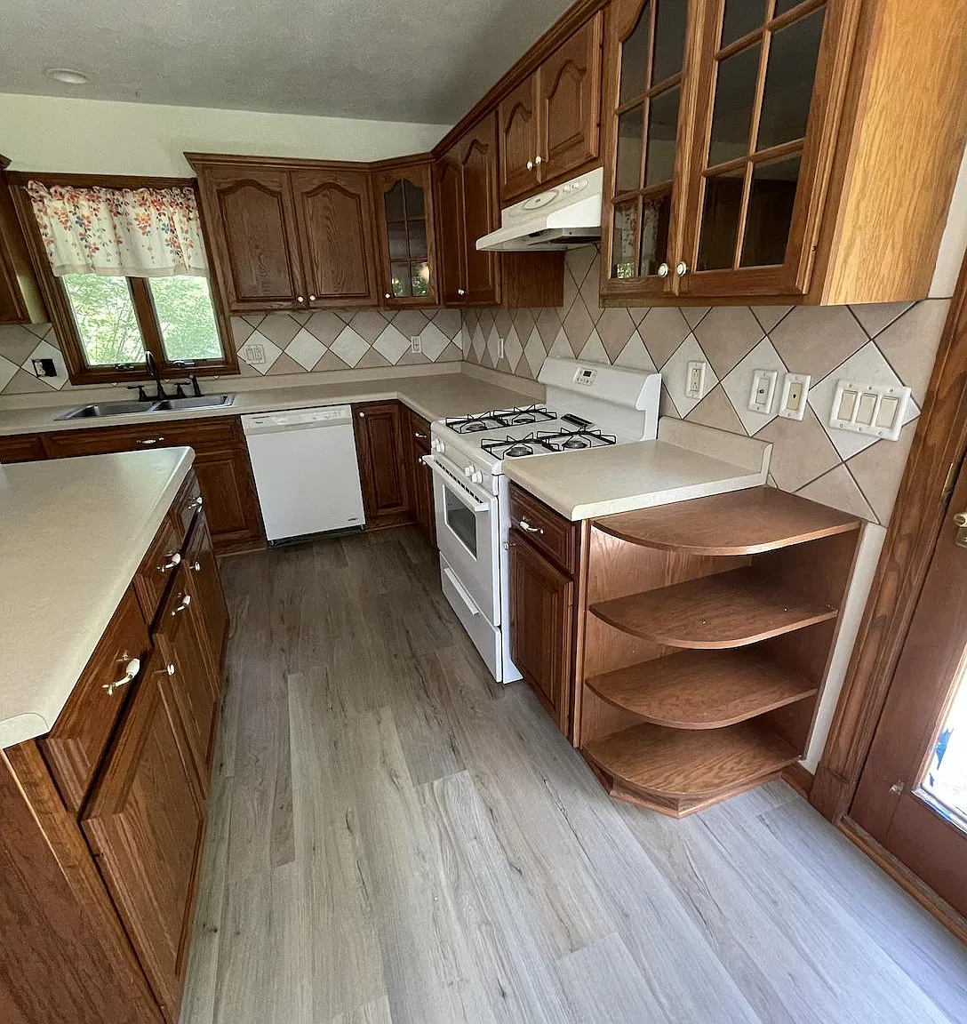 1623 Main St — Photo 4