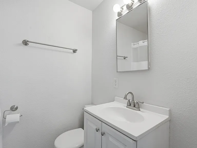 623 S Country Club Dr — Photo 15