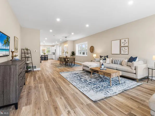 345 Spring Mill Ave, Conshohocken, PA 19428