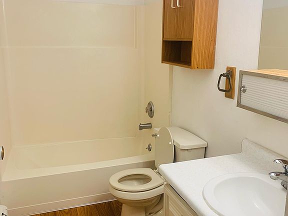 4th image of 1899 Oles Ave #3