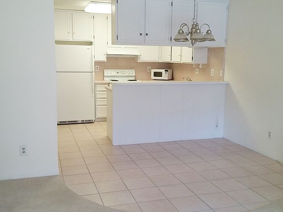Sit-Down Kitchen
